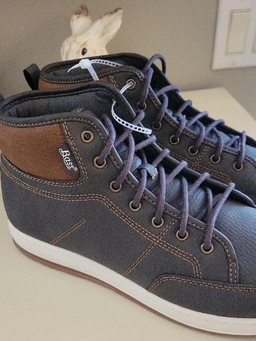 Men's Bass NwoT Casual High-Top Sneakers in Grey-Brown